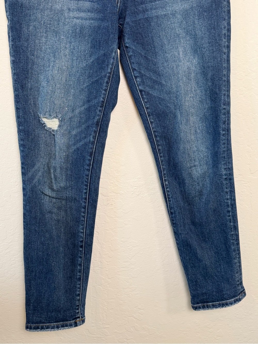 Flying Monkey High-Rise Skinny Jeans in Medium-Dark Wash - Size 28 - Picture 6 of 9